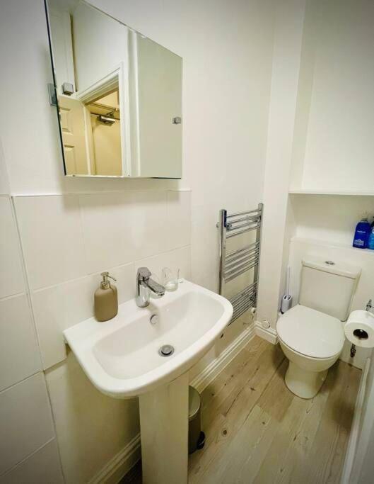 Newly Refurbished, Central Apartment With Permit Parking Bath Dış mekan fotoğraf