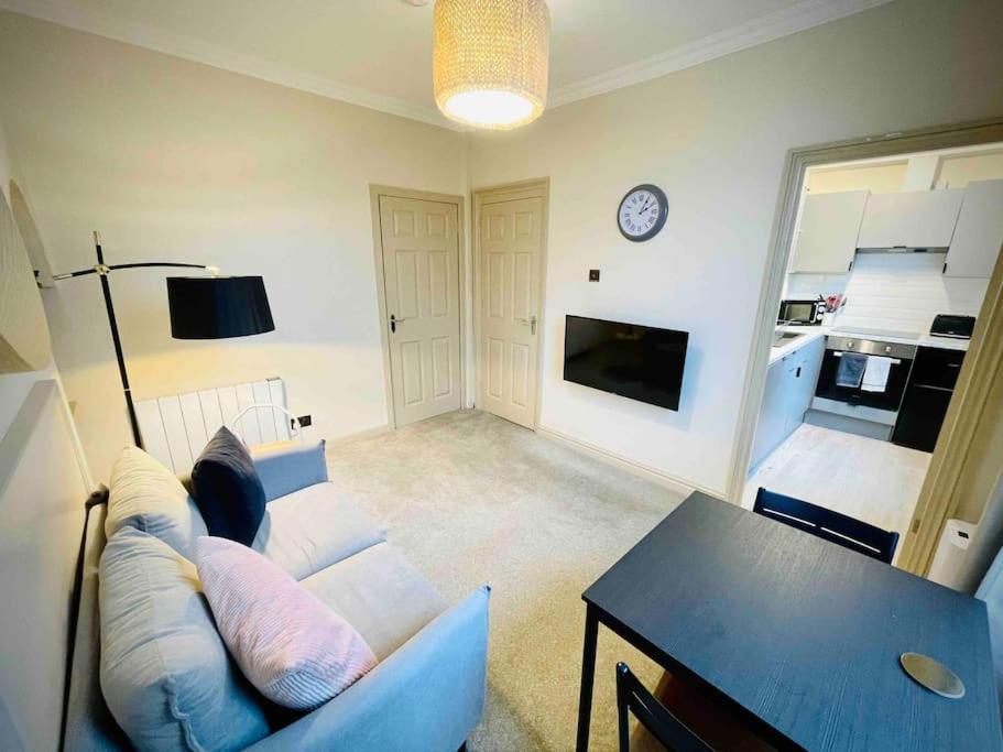 Newly Refurbished, Central Apartment With Permit Parking Bath Dış mekan fotoğraf